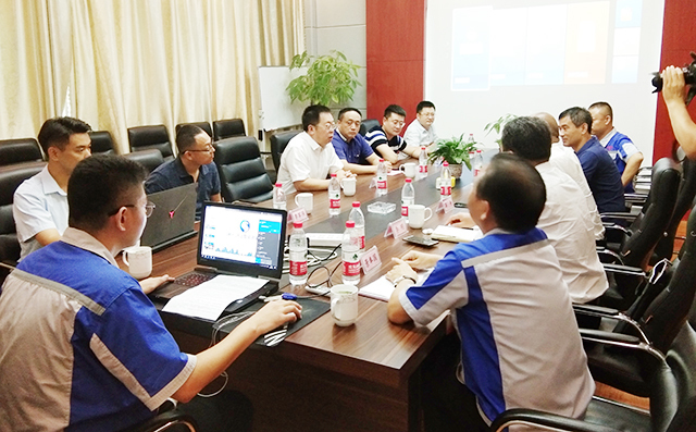 校領(lǐng)導(dǎo)章丘區(qū)領(lǐng)導(dǎo)在山東居邦源機械集團董事長景奉國的引領(lǐng)下進行座談 校領(lǐng)導(dǎo)章丘區(qū)領(lǐng)導(dǎo)在山東居邦源機械集團董事長景奉國的引領(lǐng)下進行座談